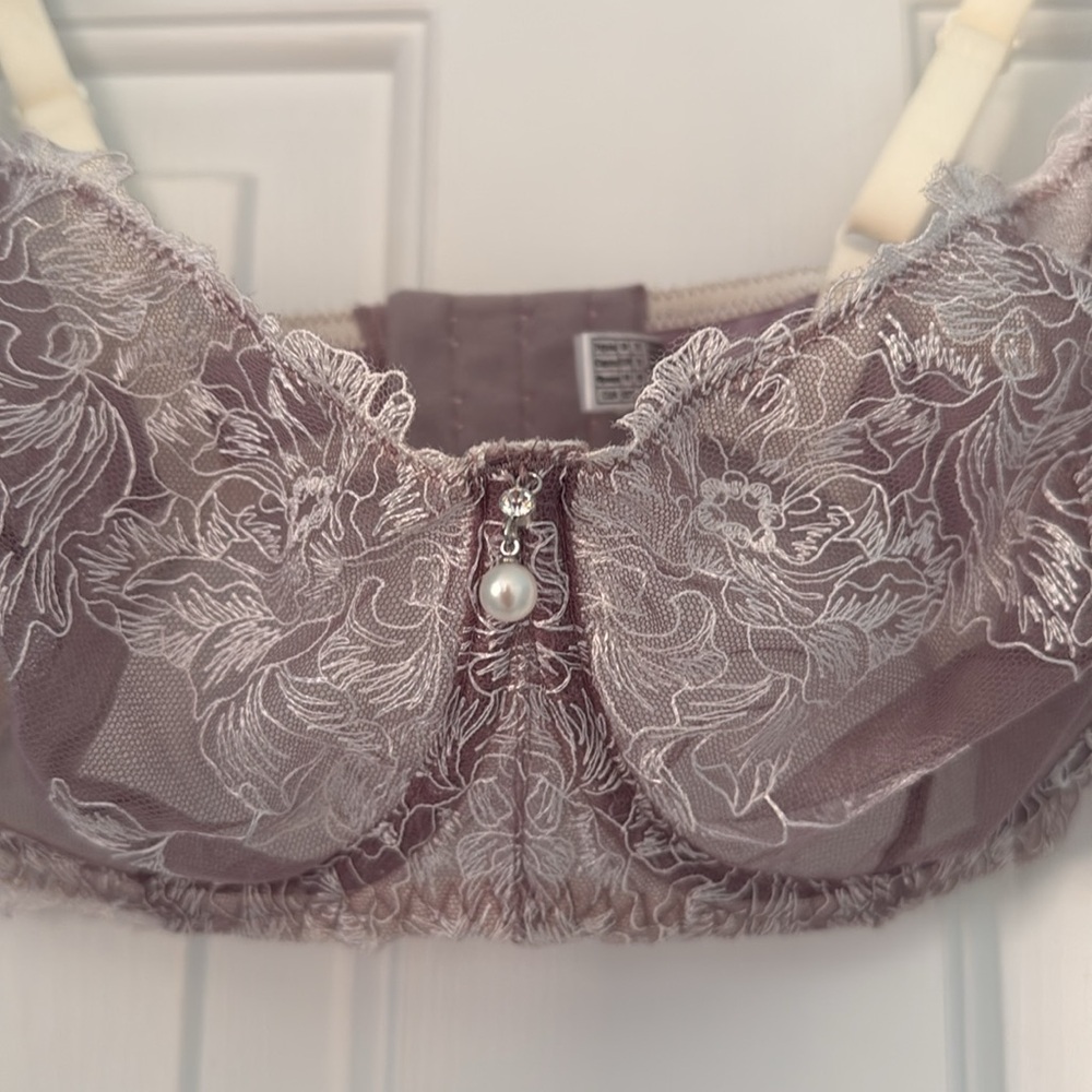 Ajour luxurious Bra 32F